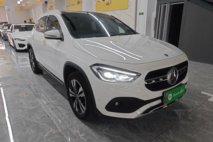Used Mercedes-Benz GLA 2022 Facelifted GLA 200 Front Right 45 Deg
