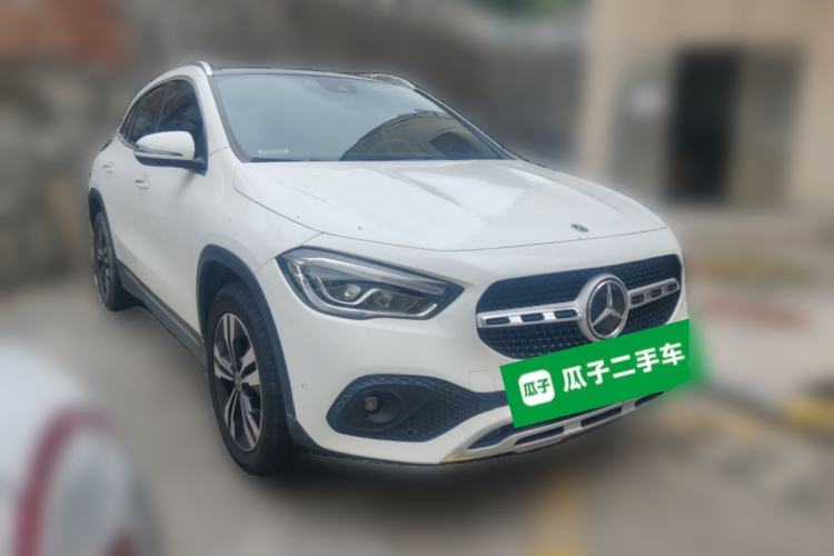 Used Mercedes-Benz GLA 2022 Second Facelift GLA 200 Front Right 45 Deg