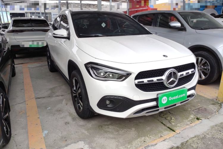 Used Mercedes-Benz GLA 2022 GLA 200 Front Right 45 Deg
