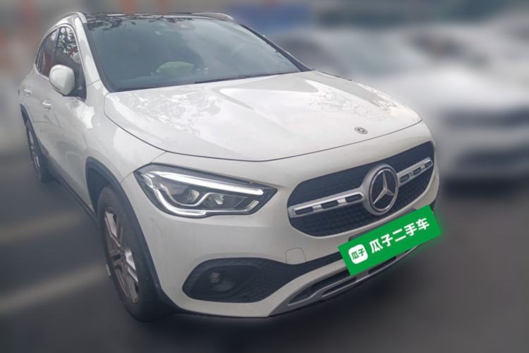 Used Mercedes-Benz GLA 2022 Facelifted GLA 200 Front Right 45 Deg