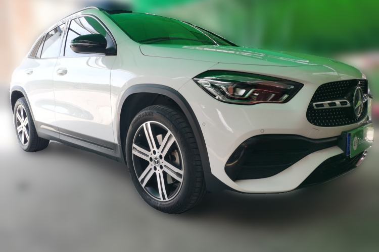 Used Mercedes-Benz GLA 2022 GLA 220 4MATIC Front Right 45 Deg