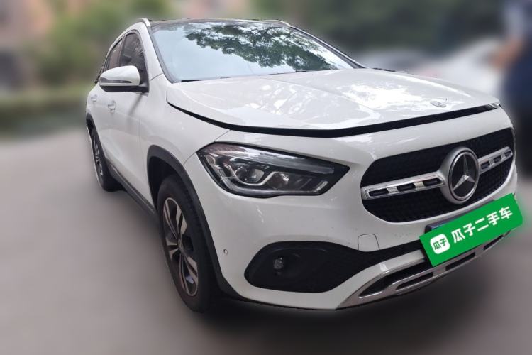 Used Mercedes-Benz GLA 2022 Second Facelift GLA 200 Front Right 45 Deg