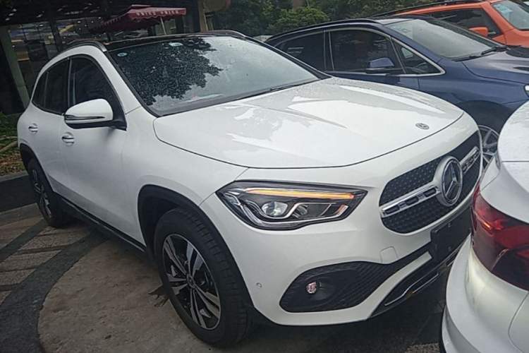 Used Mercedes-Benz GLA 2022 GLA 220 Front Right 45 Deg