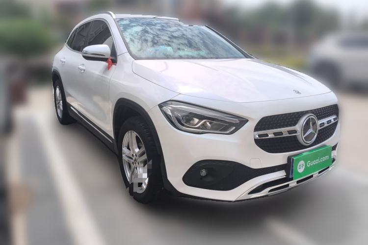 Used Mercedes-Benz GLA 2022 Second Facelift GLA 200 Front Right 45 Deg