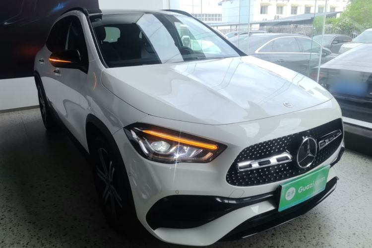 Used Mercedes-Benz GLA 2022 GLA 220 4MATIC Front Right 45 Deg