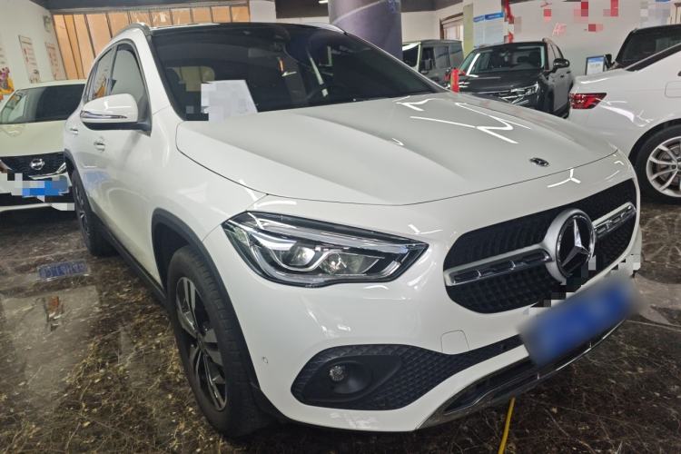 Used Mercedes-Benz GLA 2022 GLA 200 Front Right 45 Deg