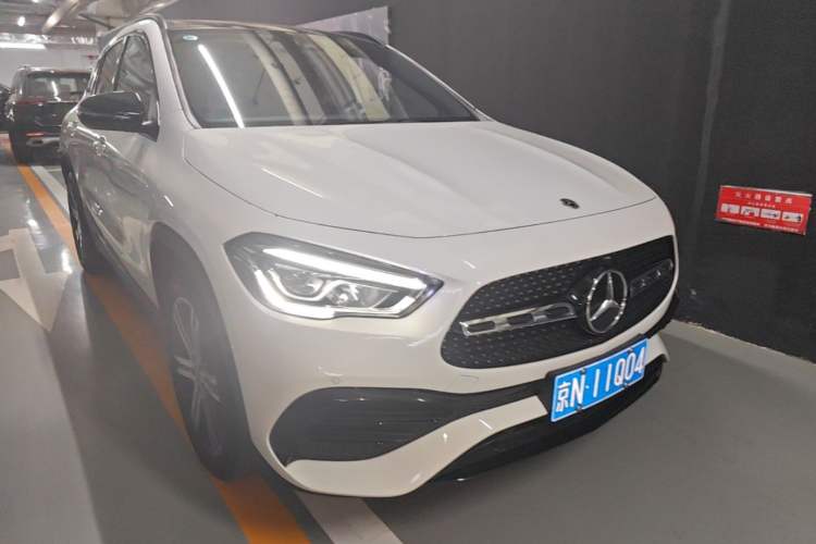 Used Mercedes-Benz GLA 2022 GLA 220 4MATIC Front Right 45 Deg