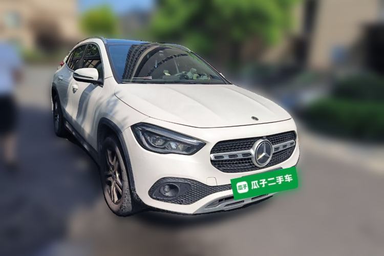 Used Mercedes-Benz GLA 2022 Second Facelift GLA 200 Front Right 45 Deg