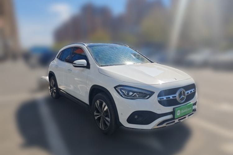 Used Mercedes-Benz GLA 2022 Facelifted GLA 200 Front Right 45 Deg
