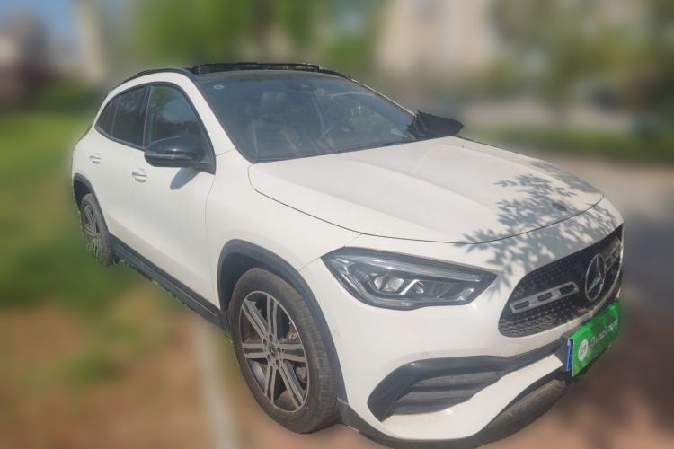 Used Mercedes-Benz GLA 2022 GLA 220 4MATIC Front Right 45 Deg