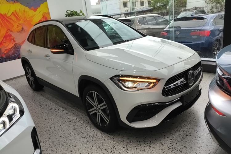 Used Mercedes-Benz GLA 2022 GLA 220 4MATIC Front Right 45 Deg