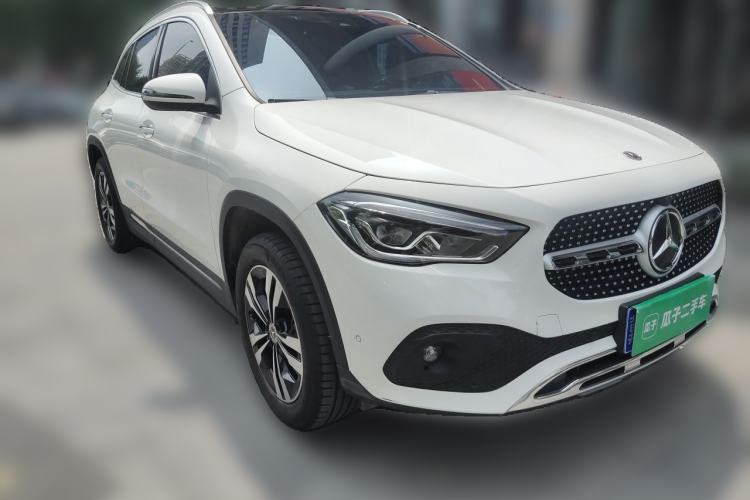 Used Mercedes-Benz GLA 2022 GLA 200 Front Right 45 Deg