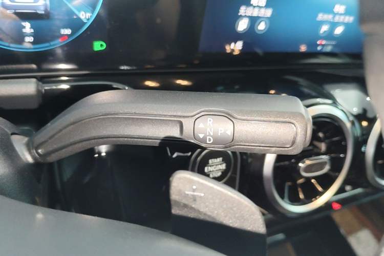Used Mercedes-Benz GLA 2022 Second Facelift GLA 200 Gear Lever