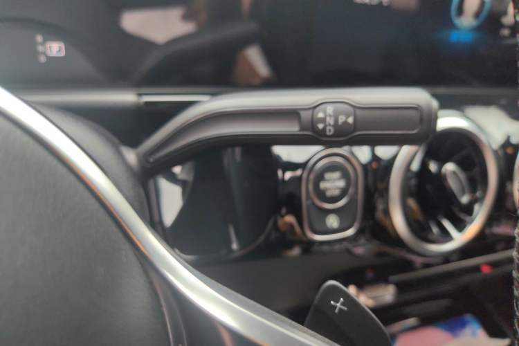 Used Mercedes-Benz GLA 2022 Second Facelift GLA 200 Gear Lever