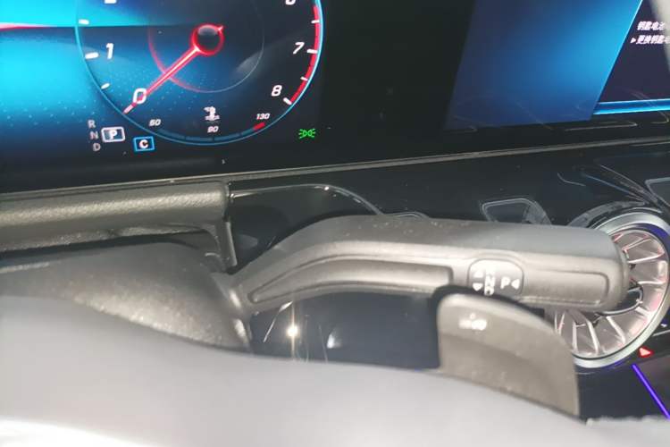 Used Mercedes-Benz GLA 2022 Facelifted GLA 200 Gear Lever