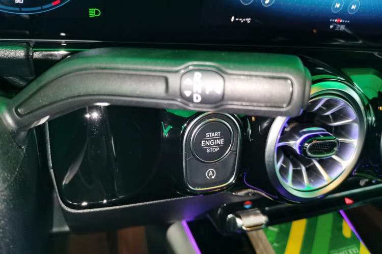 Used Mercedes-Benz GLA 2022 GLA 220 4MATIC Gear Lever