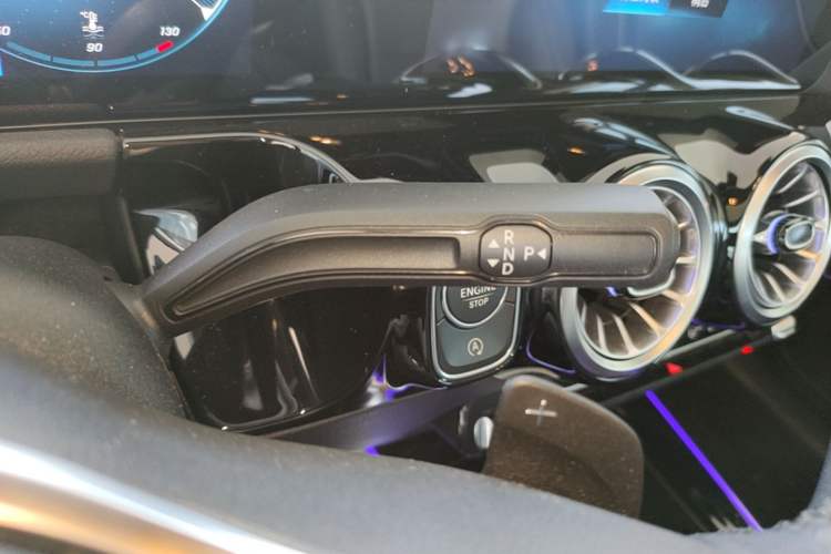 Used Mercedes-Benz GLA 2022 Facelifted GLA 200 Gear Lever