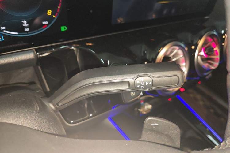 Used Mercedes-Benz GLA 2022 GLA 220 4MATIC Gear Lever
