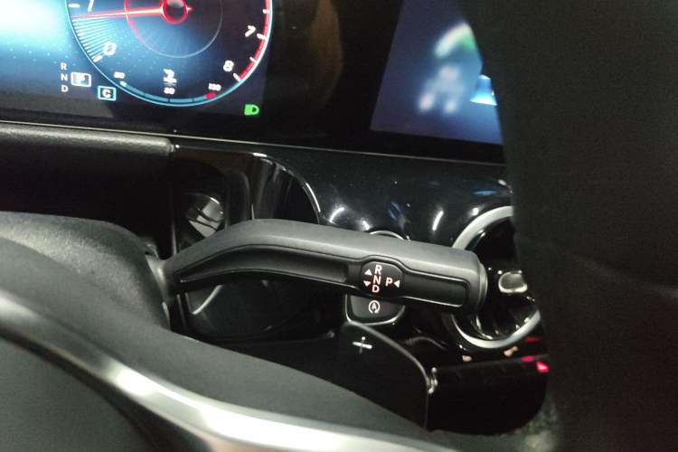 Used Mercedes-Benz GLA 2022 Second Facelift GLA 200 Gear Lever