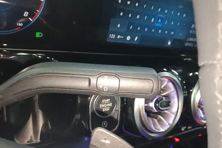 Used Mercedes-Benz GLA 2022 GLA 220 4MATIC Gear Lever