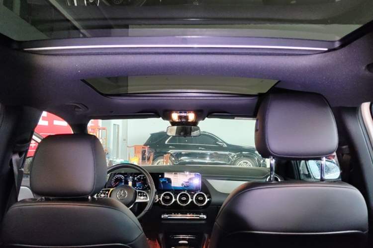 Used Mercedes-Benz GLA 2022 Second Facelift GLA 200 Headliner