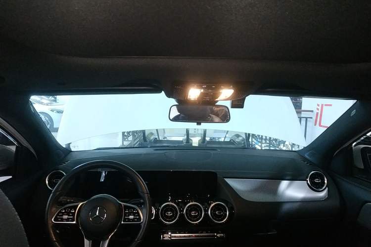 Used Mercedes-Benz GLA 2022 Second Facelift GLA 200 Headliner