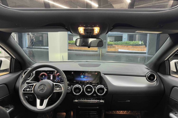 Used Mercedes-Benz GLA 2022 Second Facelift GLA 200 Interior 1