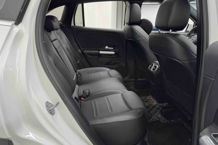Used Mercedes-Benz GLA 2022 Second Facelift GLA 200 Interior 12