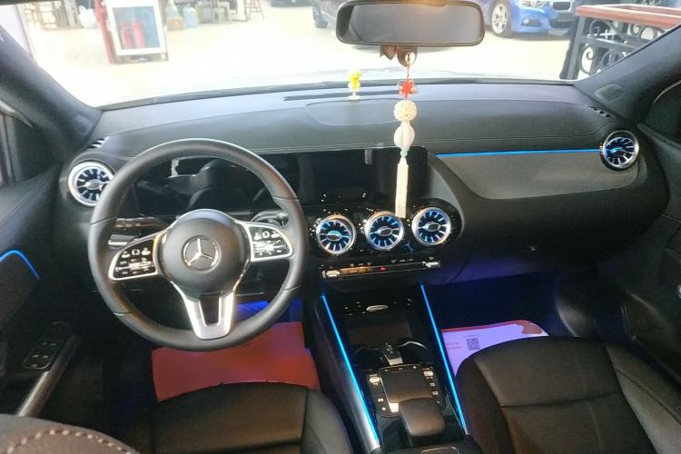 Used Mercedes-Benz GLA 2022 Second Facelift GLA 200 Interior 2