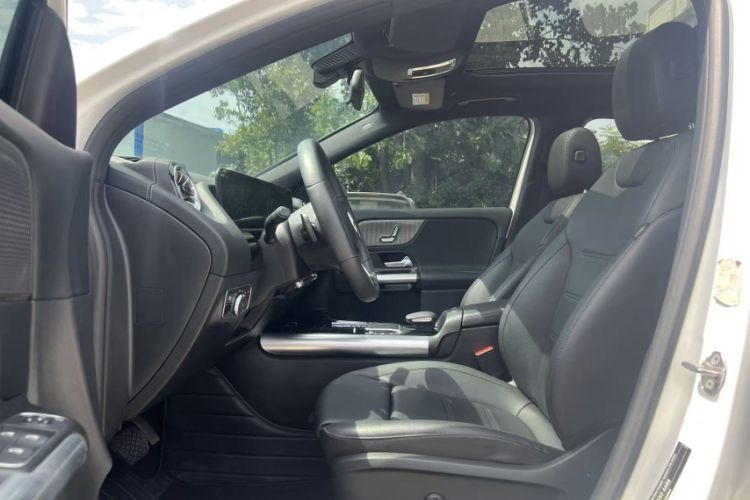 Used Mercedes-Benz GLA 2022 GLA 200 Interior 2