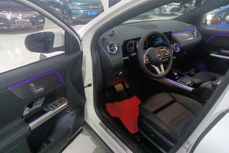 Used Mercedes-Benz GLA 2022 Facelifted GLA 200 Interior 3