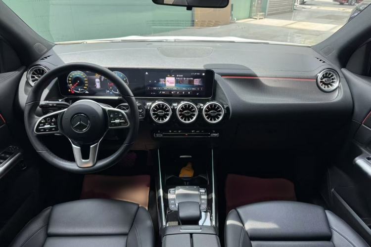 Used Mercedes-Benz GLA 2022 Facelifted GLA 200 Interior 3