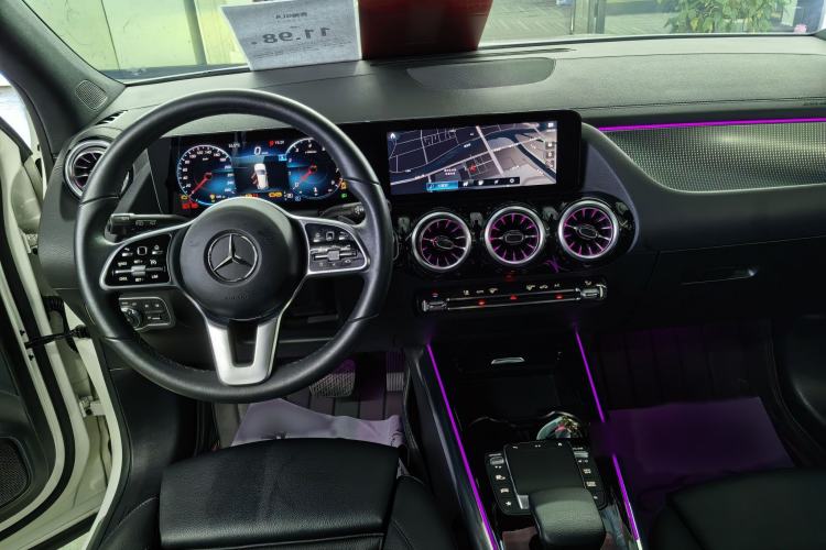 Used Mercedes-Benz GLA 2022 Facelifted GLA 200 Interior 3