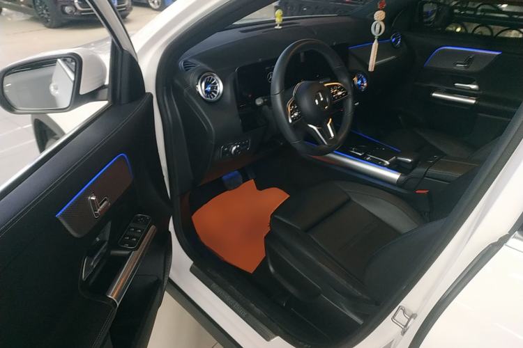 Used Mercedes-Benz GLA 2022 Second Facelift GLA 200 Interior 3