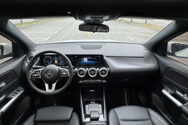 Used Mercedes-Benz GLA 2022 GLA 220 Interior 3