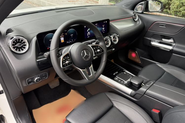 Used Mercedes-Benz GLA 2022 GLA 220 4MATIC Interior 3