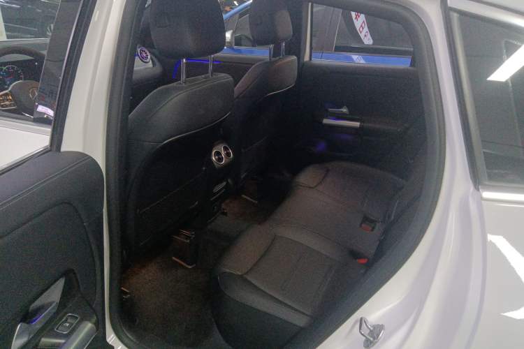 Used Mercedes-Benz GLA 2022 Facelifted GLA 200 Interior 4