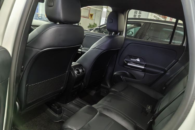 Used Mercedes-Benz GLA 2022 Facelifted GLA 200 Interior 4