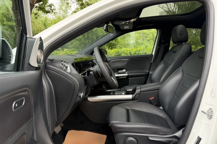 Used Mercedes-Benz GLA 2022 GLA 220 4MATIC Interior 4