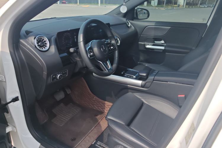 Used Mercedes-Benz GLA 2022 GLA 220 Interior 4