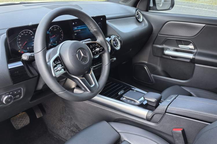 Used Mercedes-Benz GLA 2022 Facelifted GLA 200 Interior 5