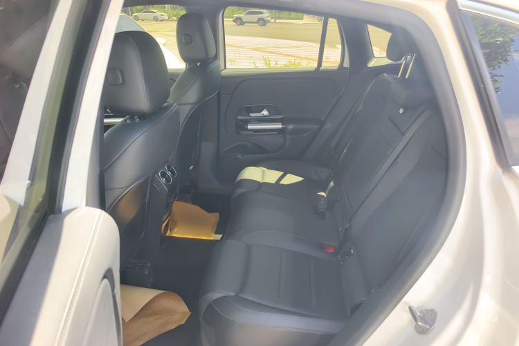 Used Mercedes-Benz GLA 2022 GLA 200 Interior 5