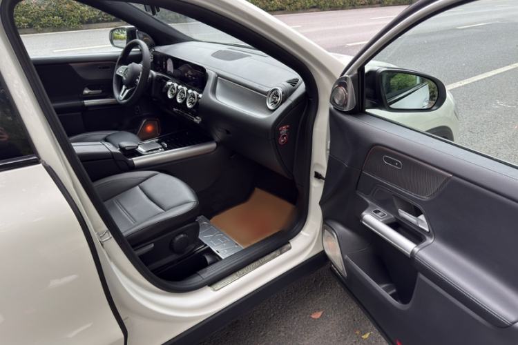 Used Mercedes-Benz GLA 2022 GLA 220 4MATIC Interior 5