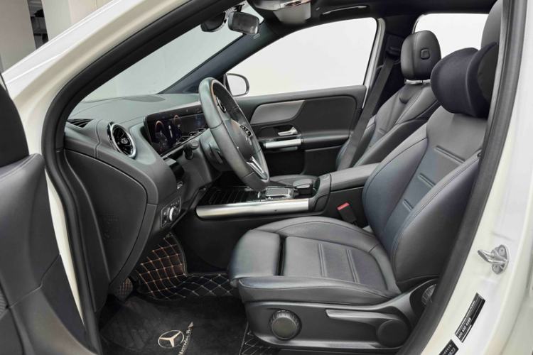 Used Mercedes-Benz GLA 2022 Second Facelift GLA 200 Interior 6