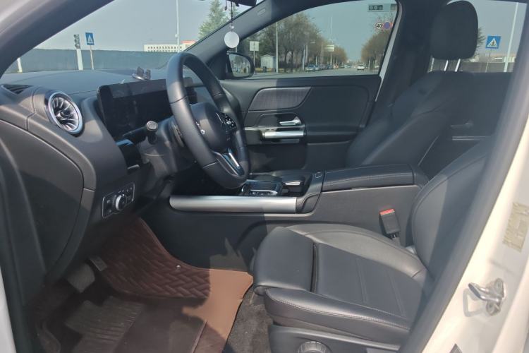 Used Mercedes-Benz GLA 2022 GLA 220 Interior 6
