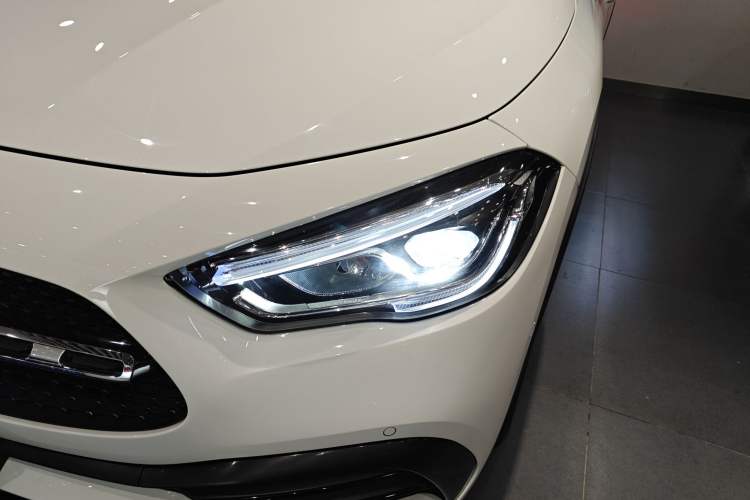 Used Mercedes-Benz GLA 2022 GLA 220 4MATIC Left Front Headlight