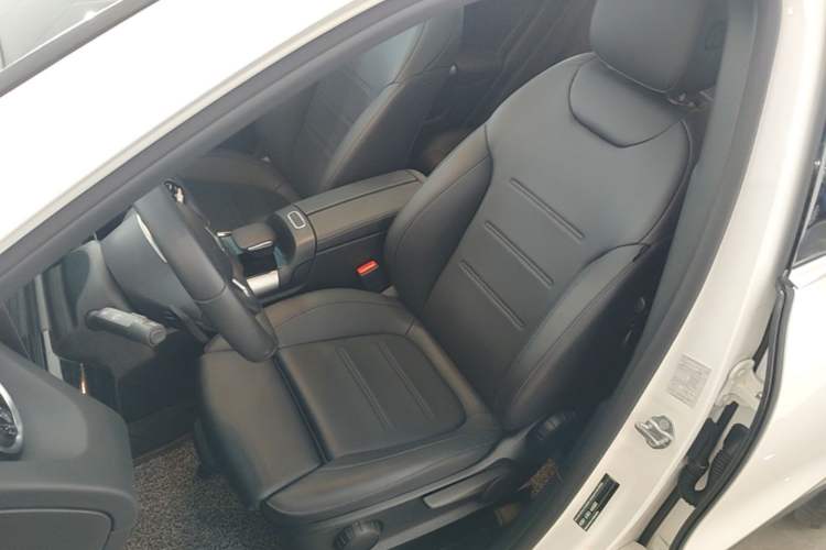 Used Mercedes-Benz GLA 2022 Second Facelift GLA 200 Left Front Seat