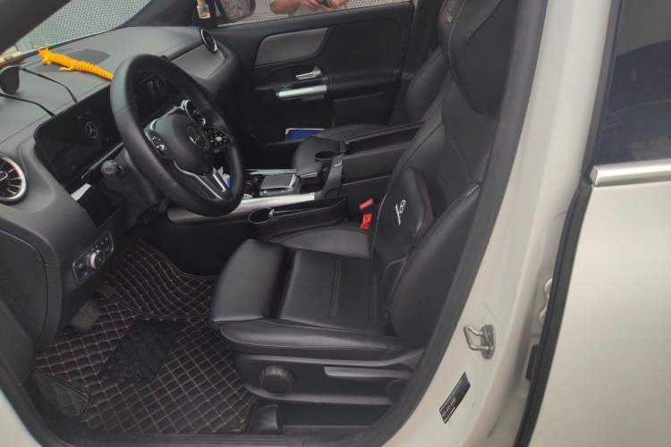 Used Mercedes-Benz GLA 2022 Second Facelift GLA 200 Left Front Seat