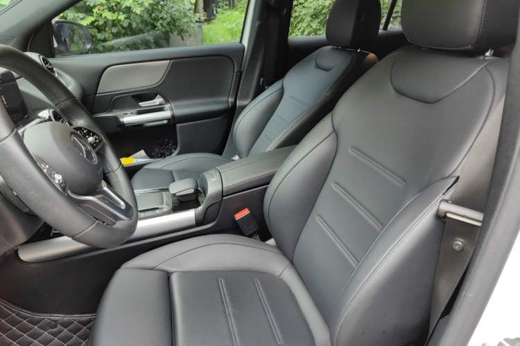 Used Mercedes-Benz GLA 2022 Facelifted GLA 200 Left Front Seat