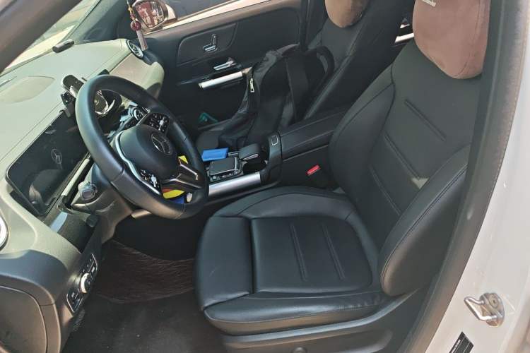 Used Mercedes-Benz GLA 2022 GLA 200 Left Front Seat